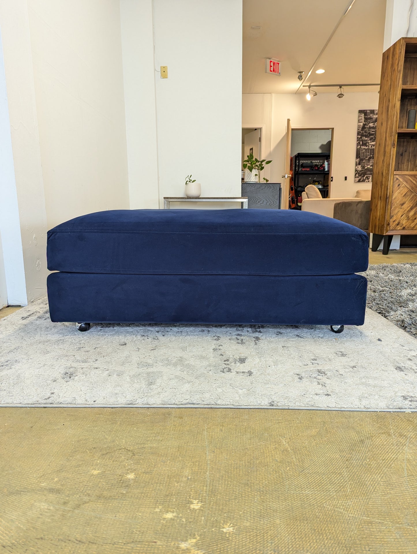 Stylus Ottoman