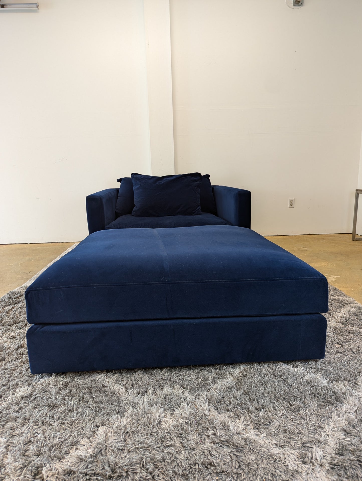 Stylus Berg Chair + Ottoman