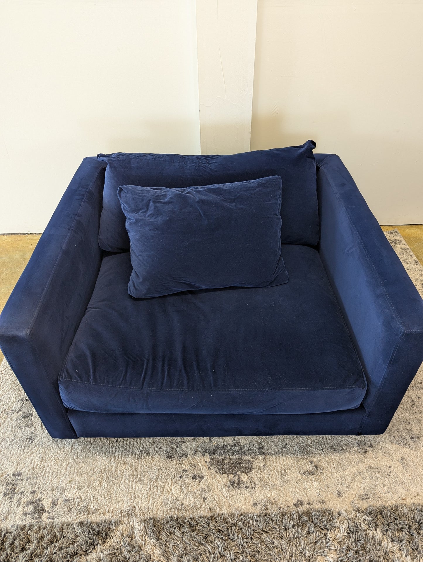 Stylus Berg Chair + Ottoman