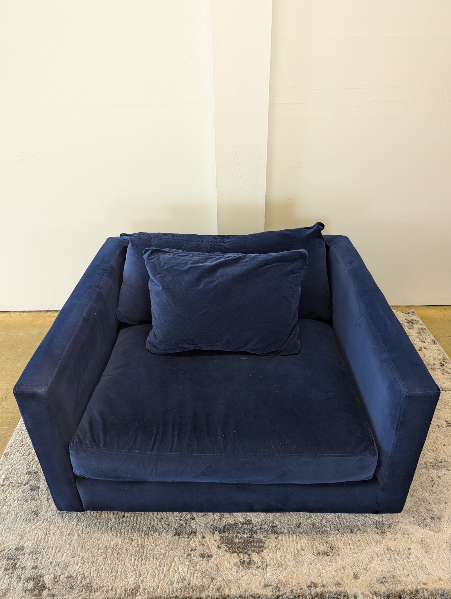 Stylus Berg Chair + Ottoman