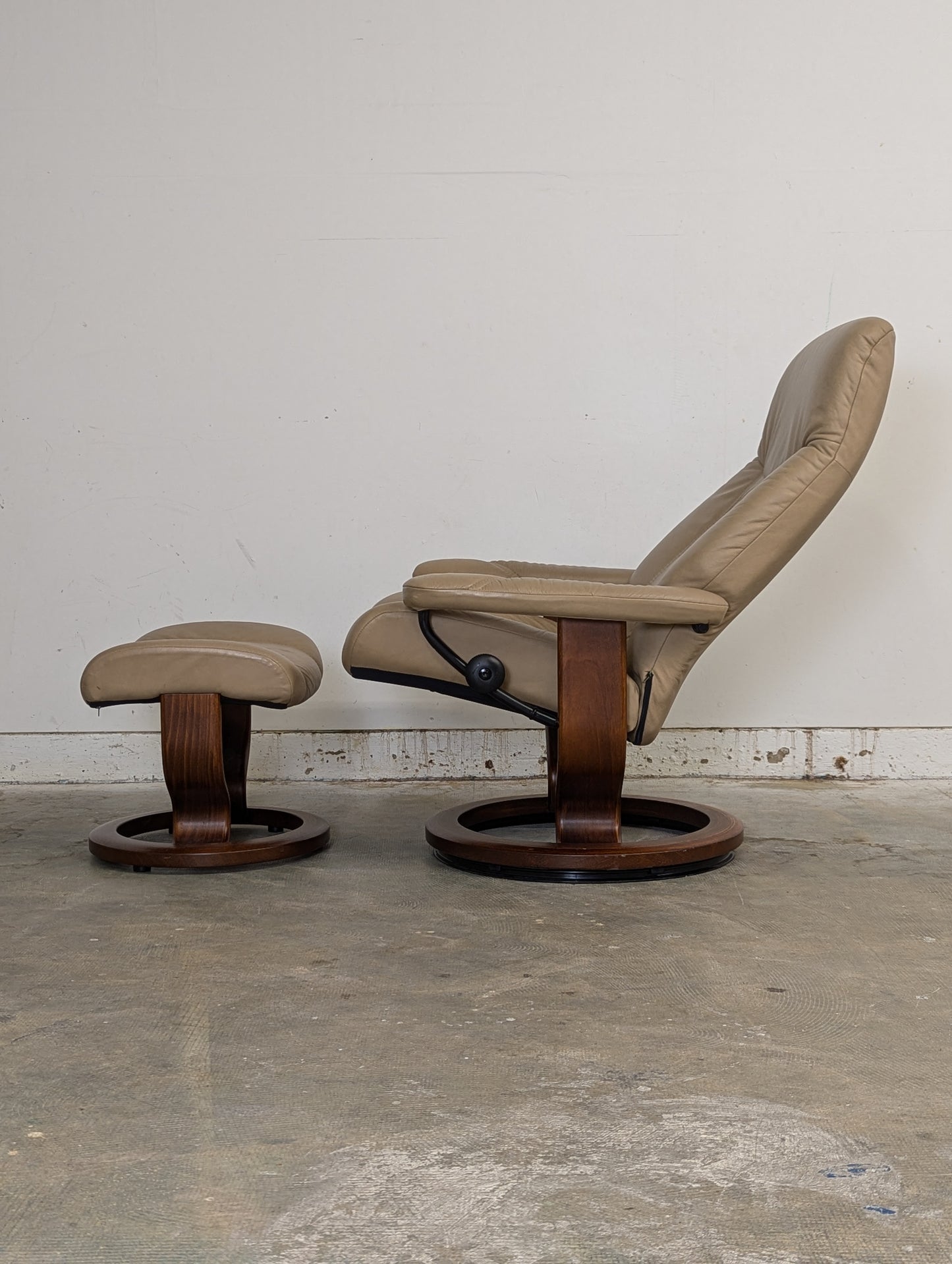 Stressless Consul Reclining Chair + Ottoman
