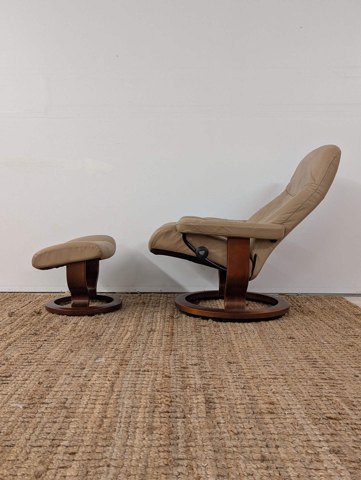 Ekornes Stressless Consul Reclining Chair + Ottoman