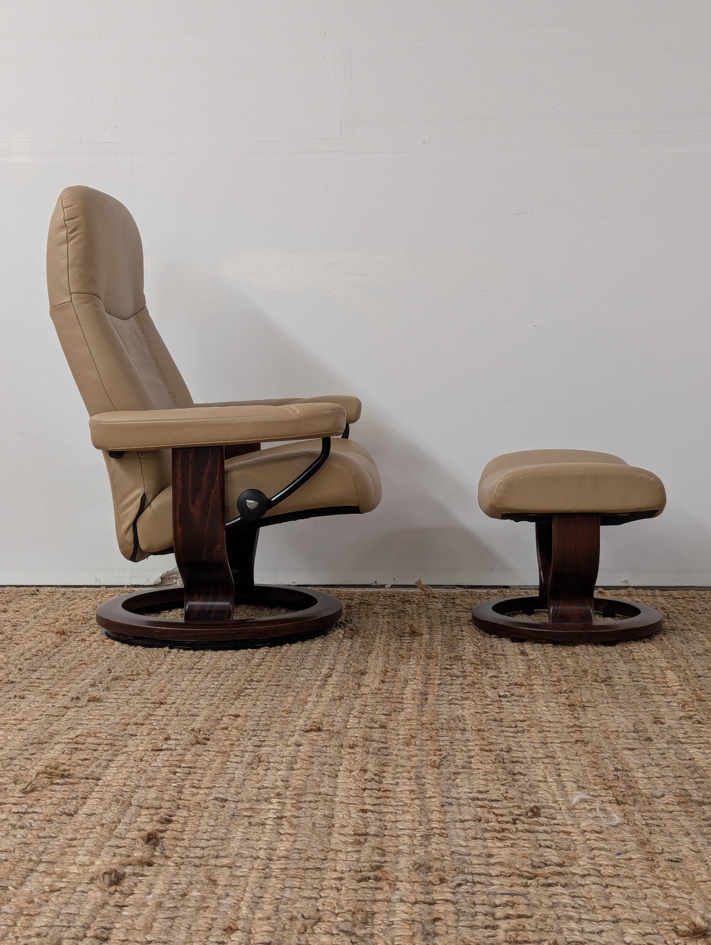 Ekornes Stressless Consul Reclining Chair + Ottoman