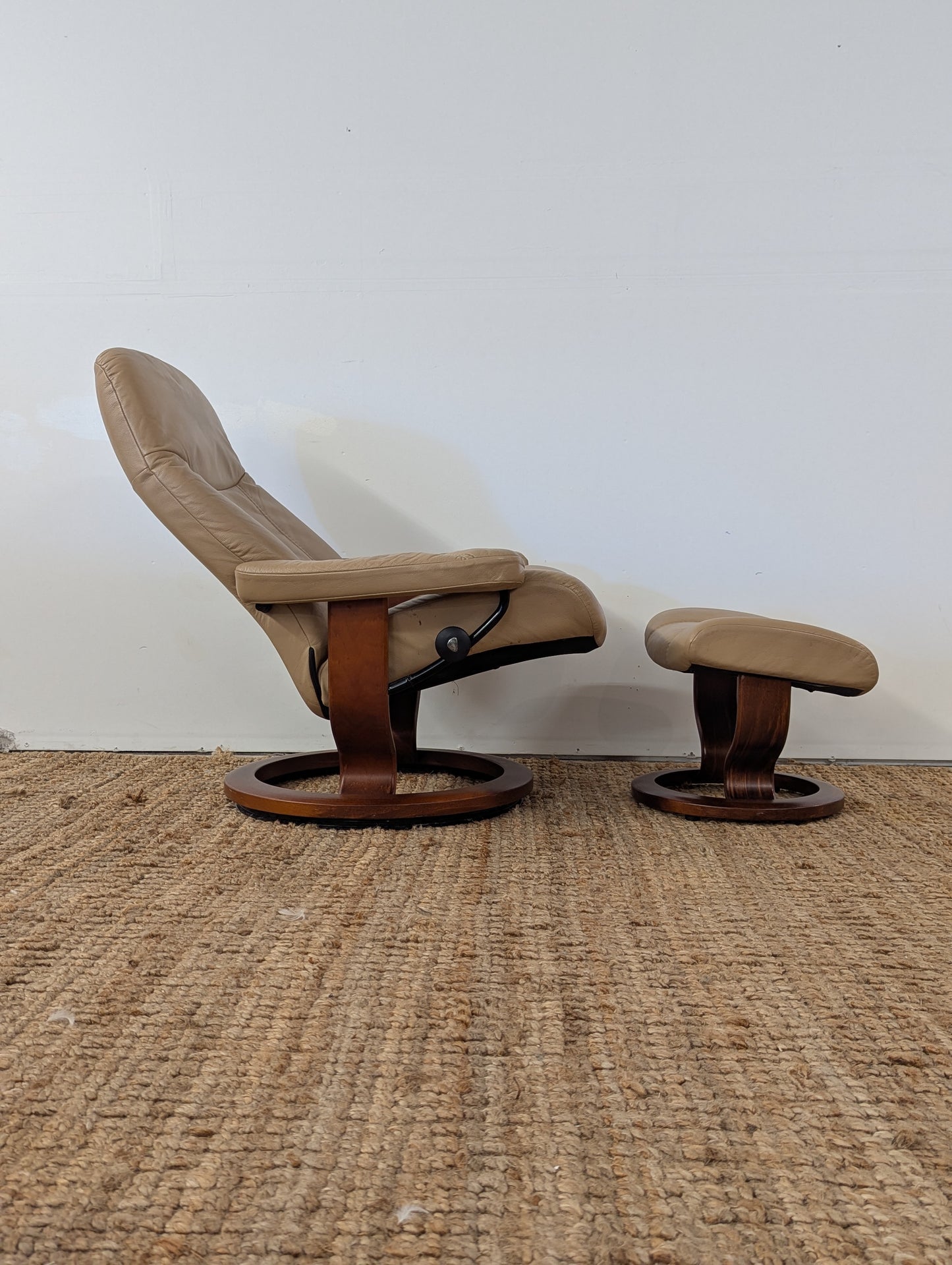 Ekornes Stressless Consul Reclining Chair + Ottoman