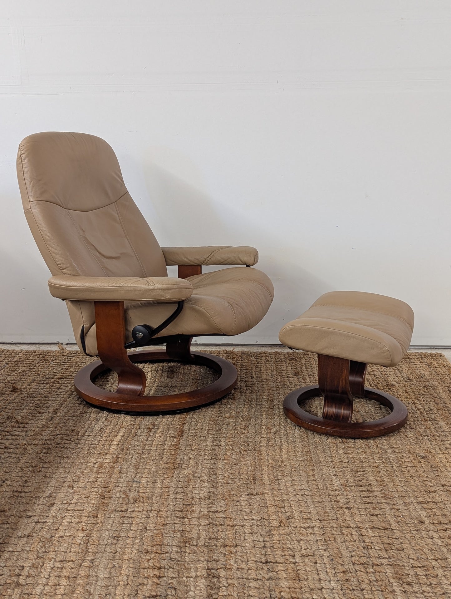Ekornes Stressless Consul Reclining Chair + Ottoman