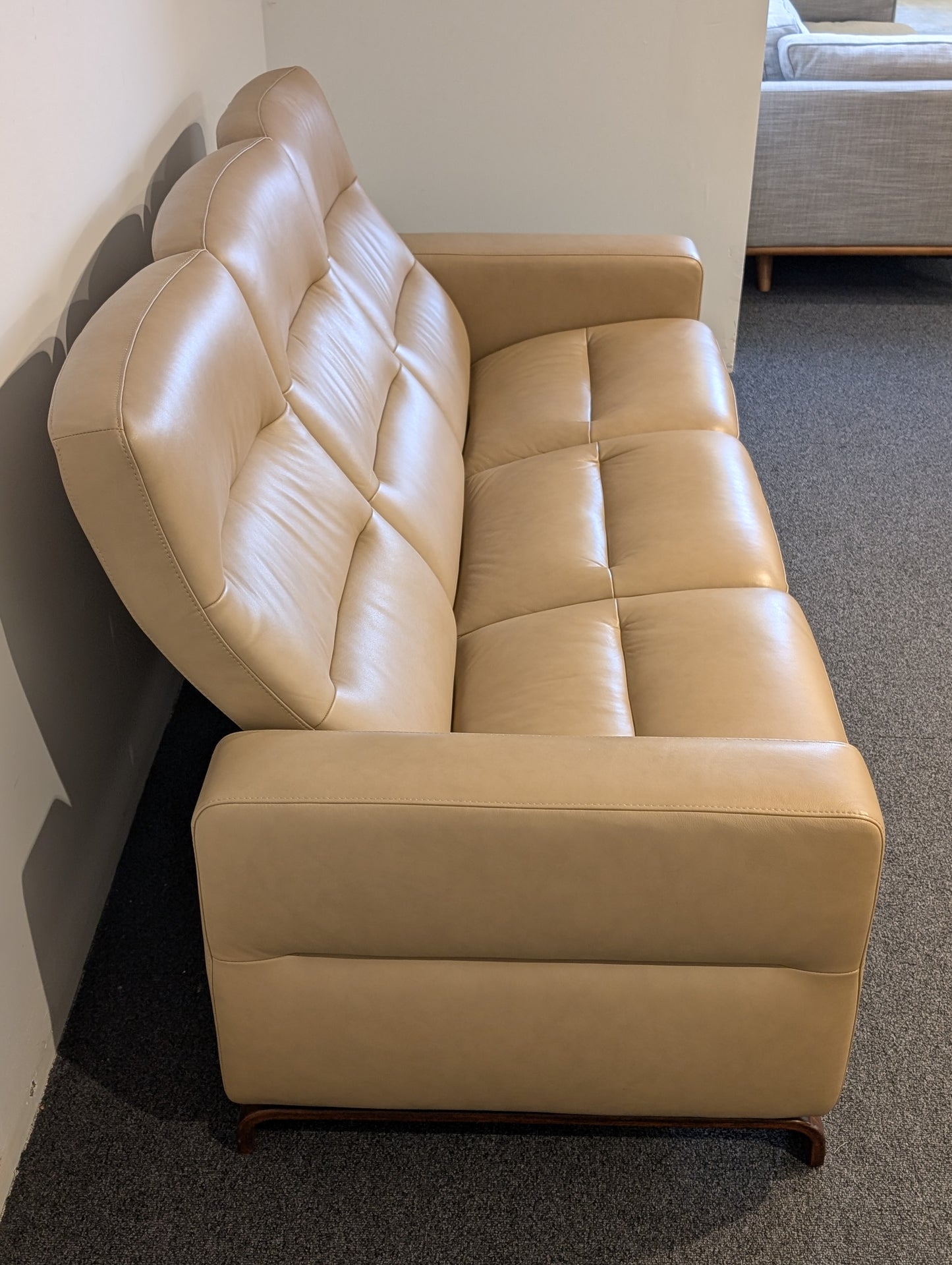 Ekornes Stressless Wave Leather Reclining Sofa