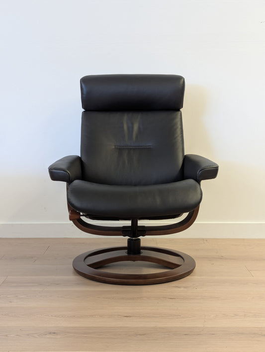 La-Z-Boy Aura 726-92M Swivel Chair with Footrest