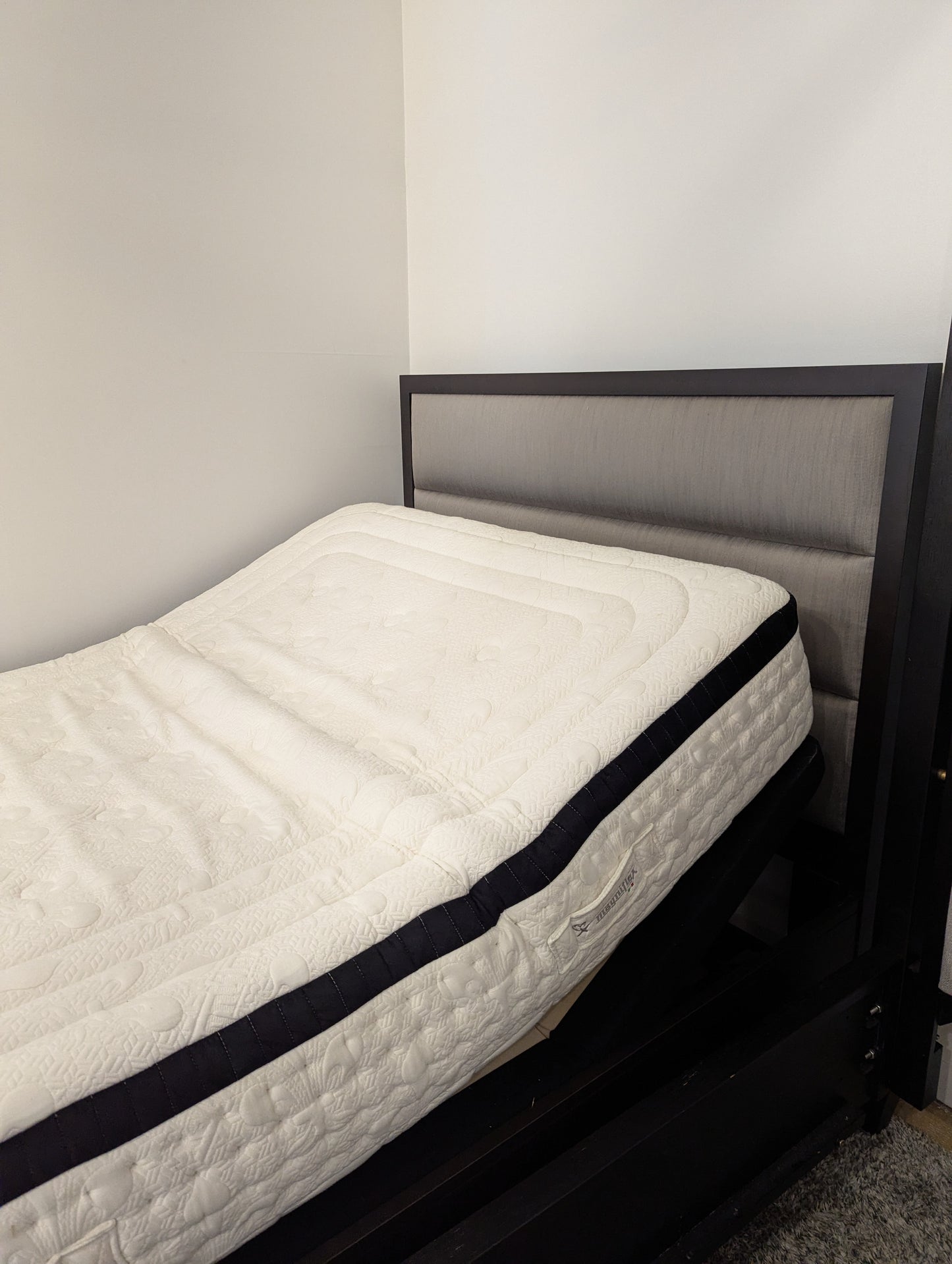 Durham Defined Distinction Bedframe with Headboard