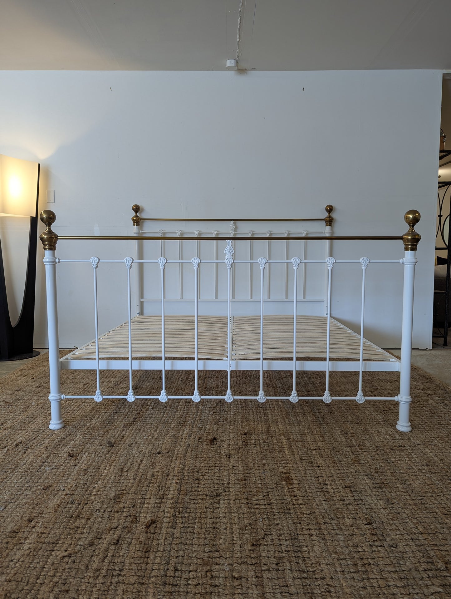 Orchids Luxe Home Castille White Metal/ Brass Bedframe