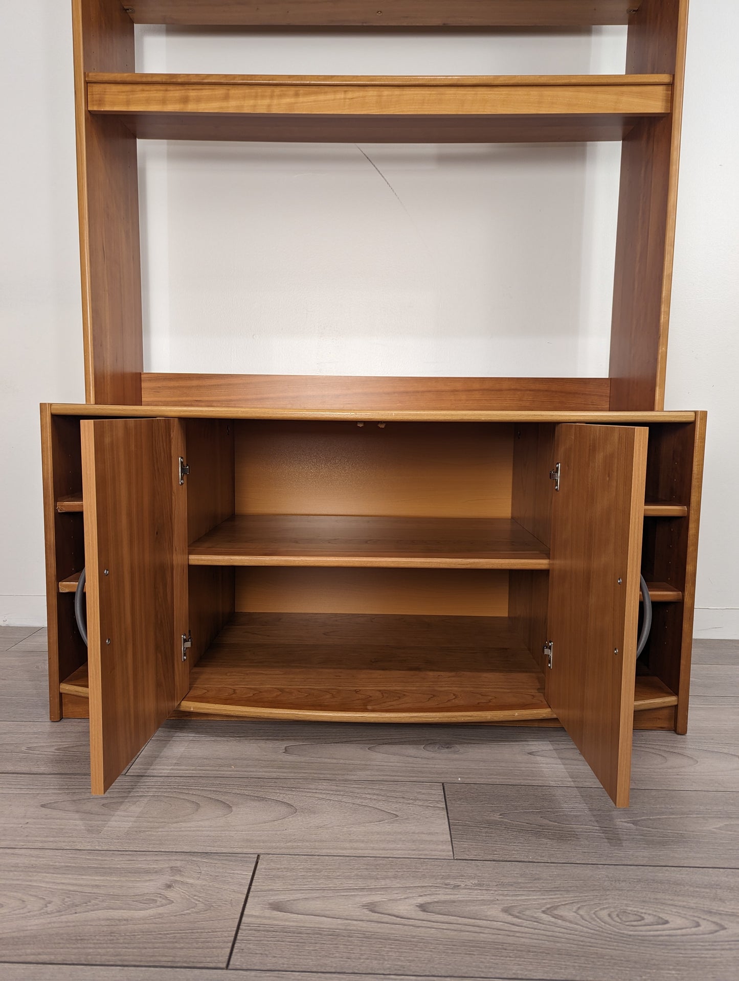 Cherry Hutch