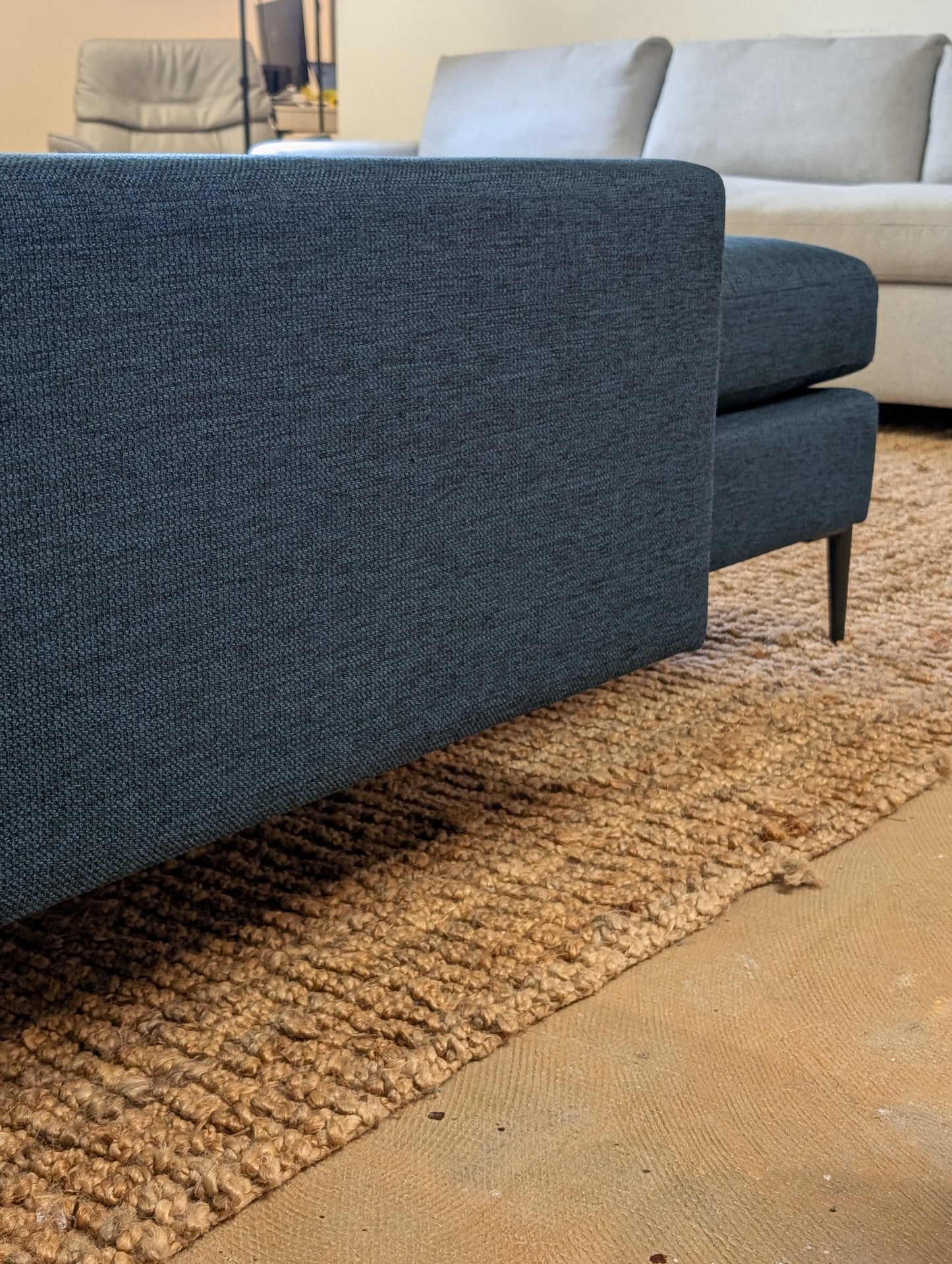 Article Nova Sectional