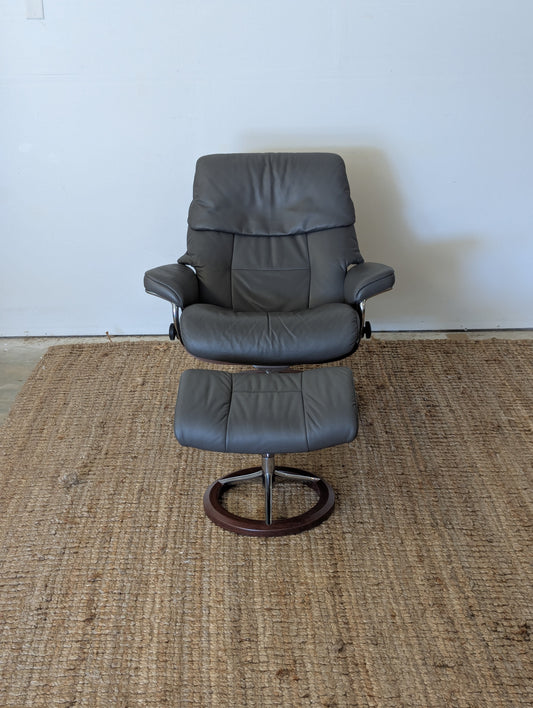 Ekornes Stressless Ruby Reclining Chair + Ottoman