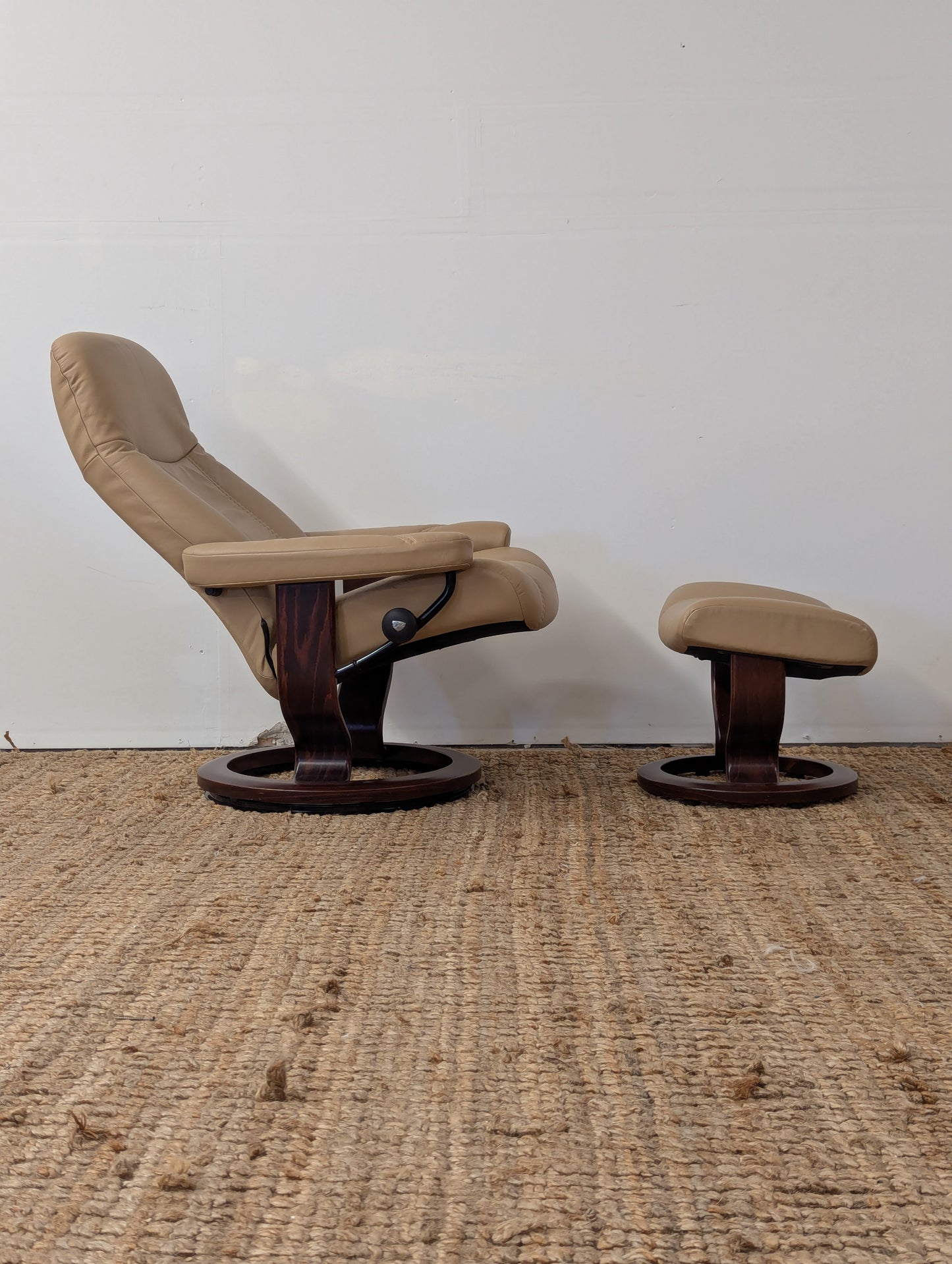 Ekornes Stressless Consul Reclining Chair + Ottoman