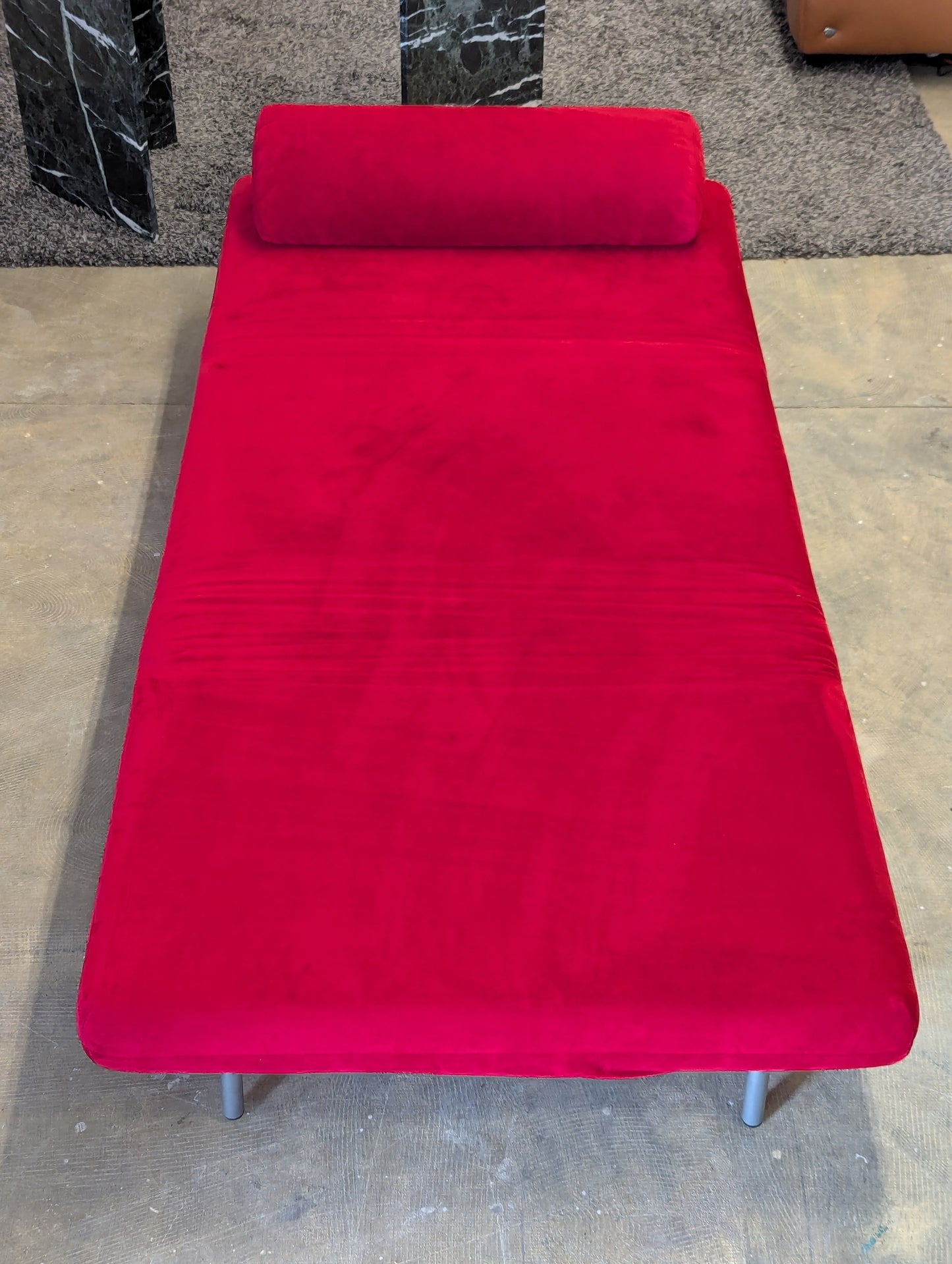Swiveling Sofa Bed Chair