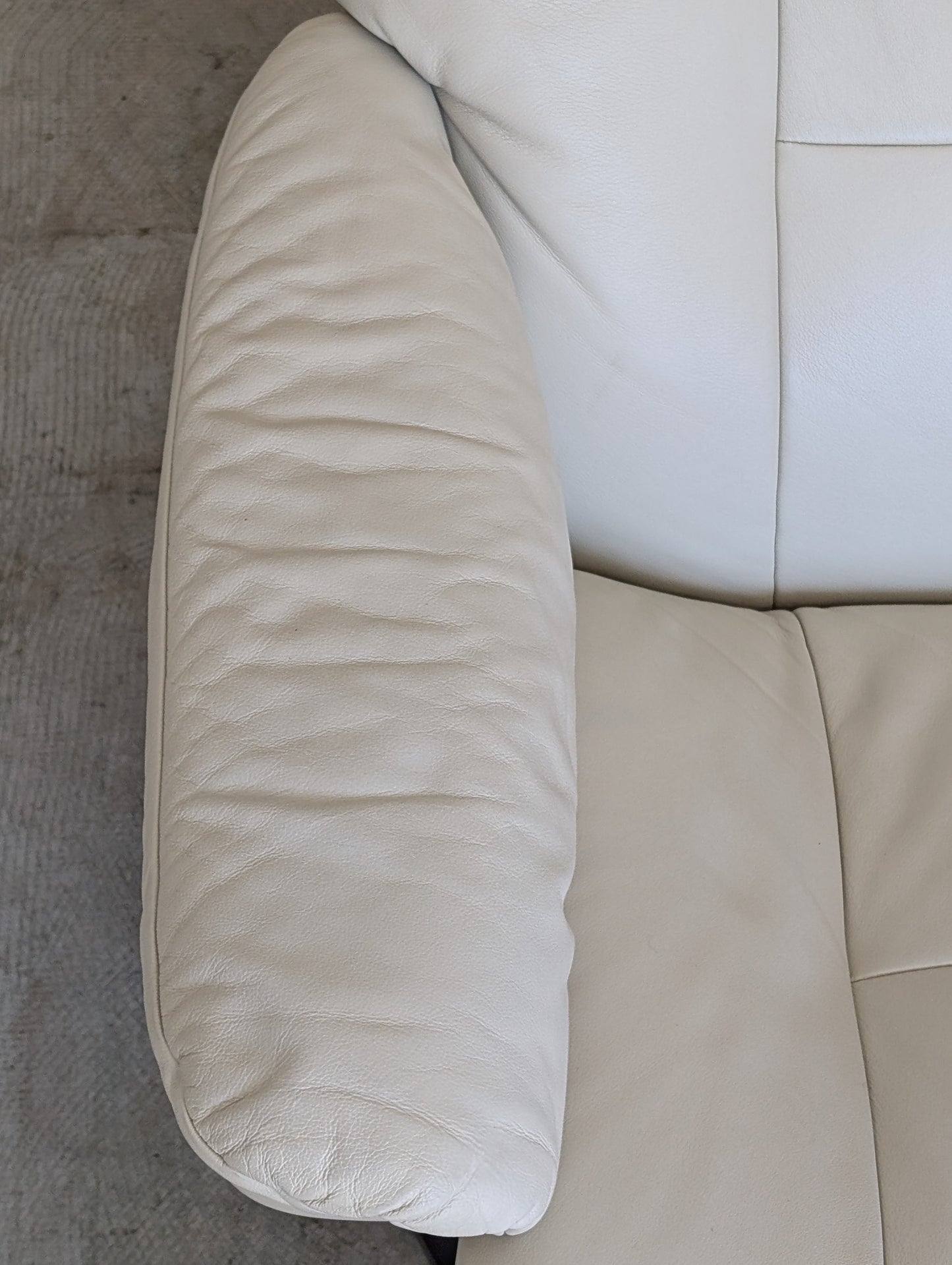 Ekornes Stressless Mayfair Recliner Chair + Ottoman