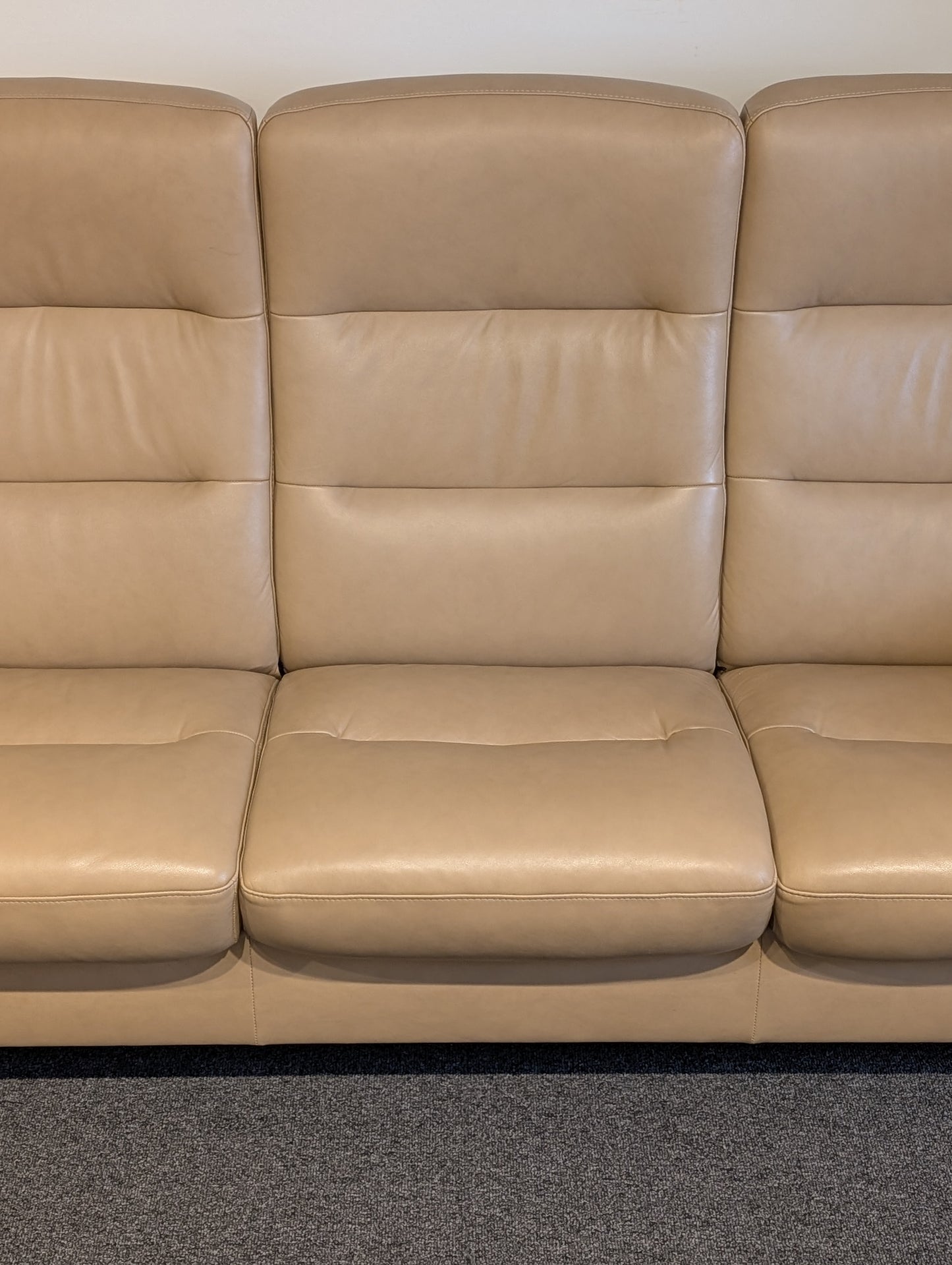 Ekornes Stressless Wave Leather Reclining Sofa