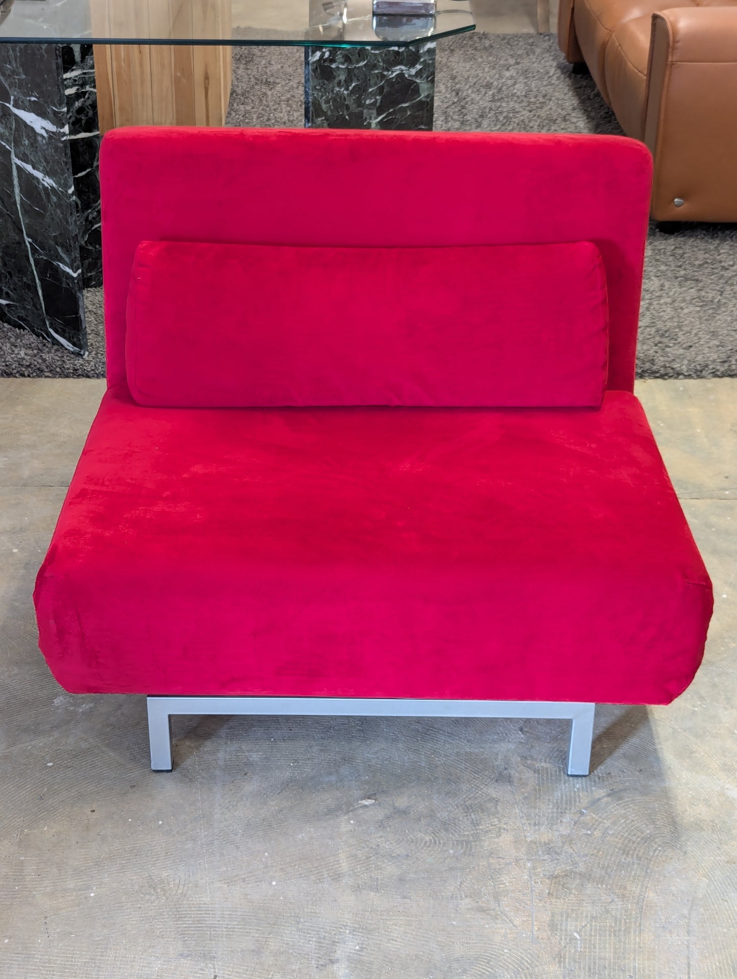 Swiveling Sofa Bed Chair