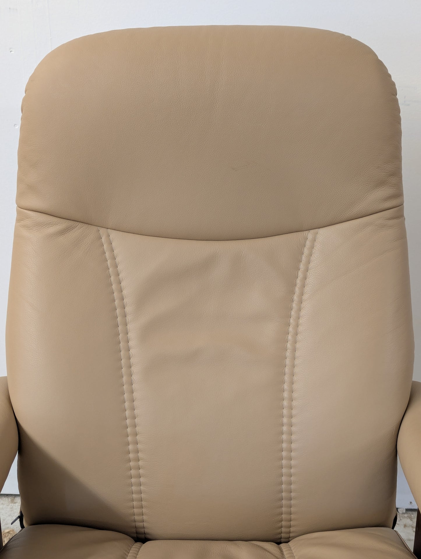 Ekornes Stressless Consul Reclining Chair + Ottoman