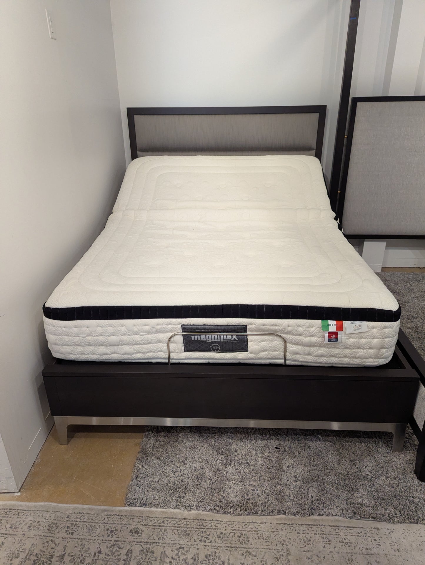 Durham Defined Distinction Bedframe with Headboard