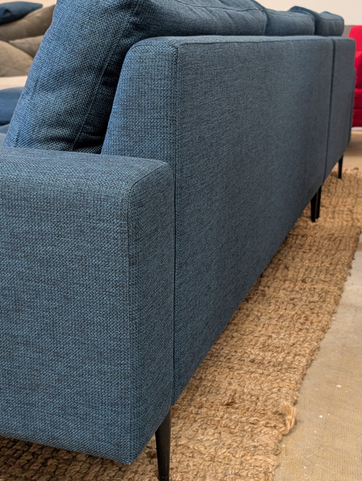 Article Nova Sectional