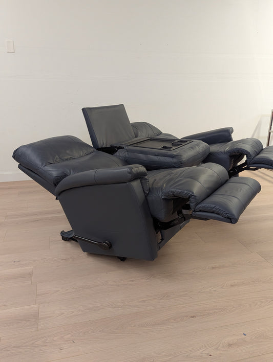 La-Z-Boy Ethan Reclining Sofa W Fold Down Table