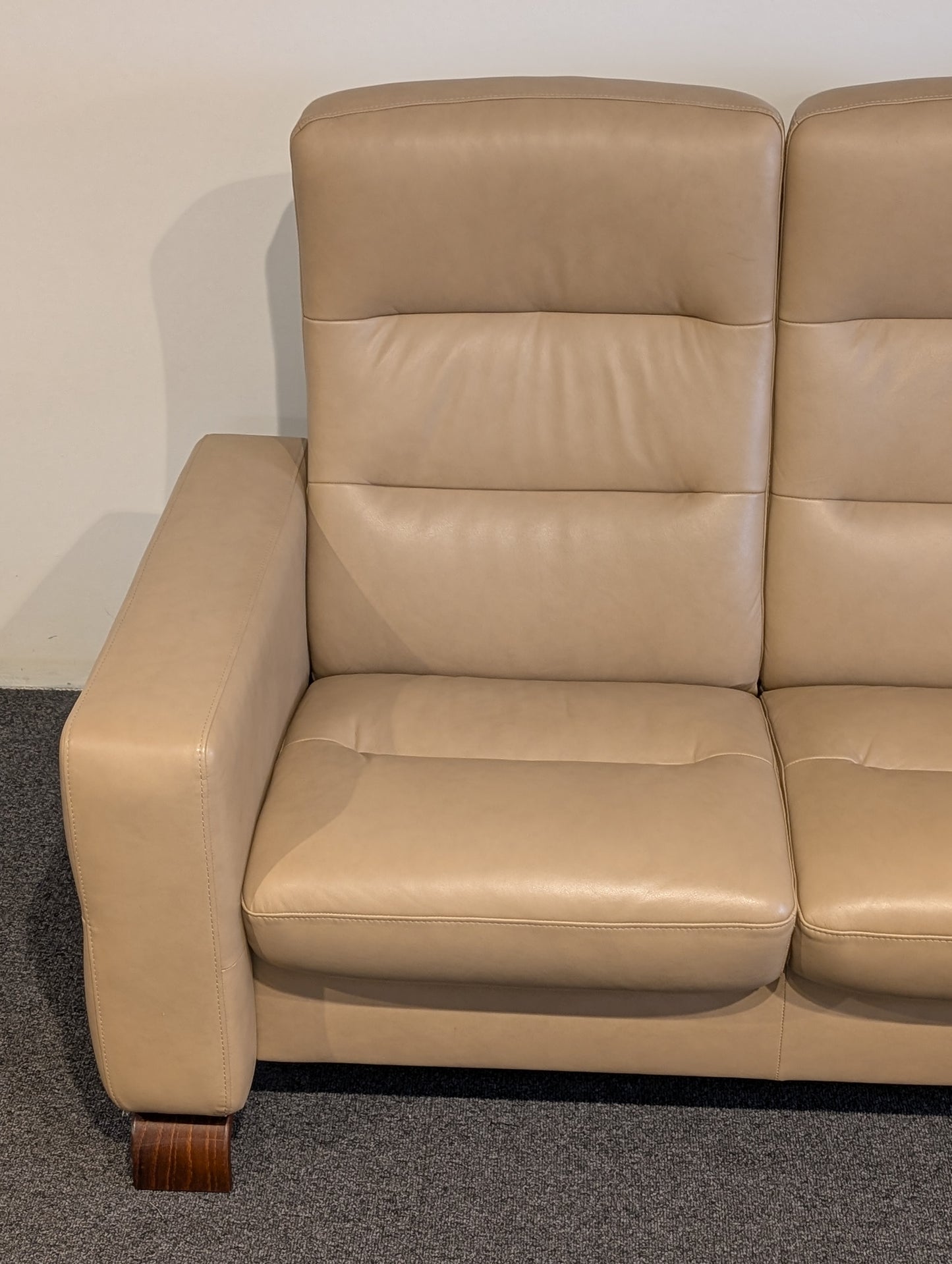 Ekornes Stressless Wave Leather Reclining Sofa