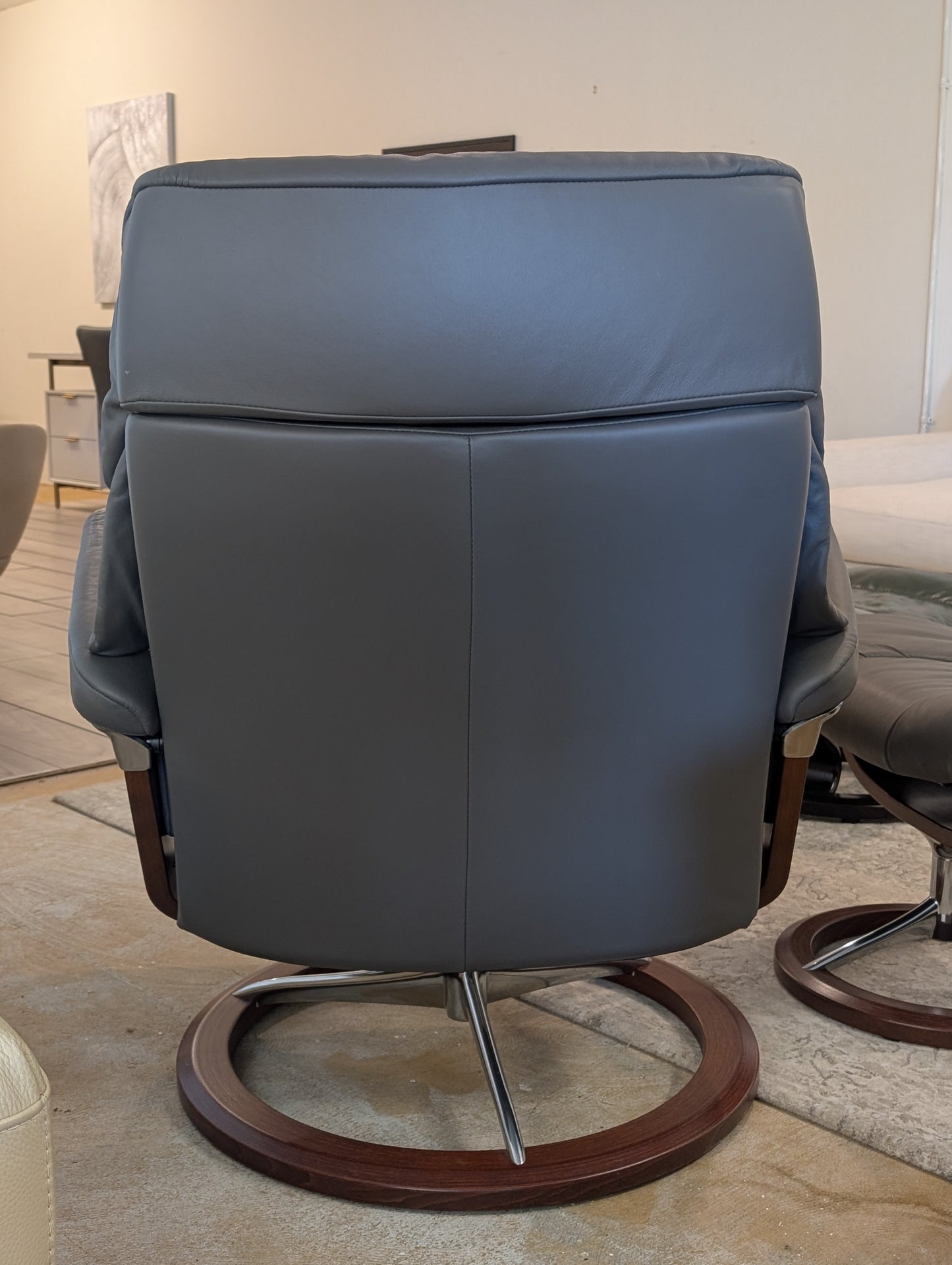 Ekornes Stressless Ruby Reclining Chair + Ottoman