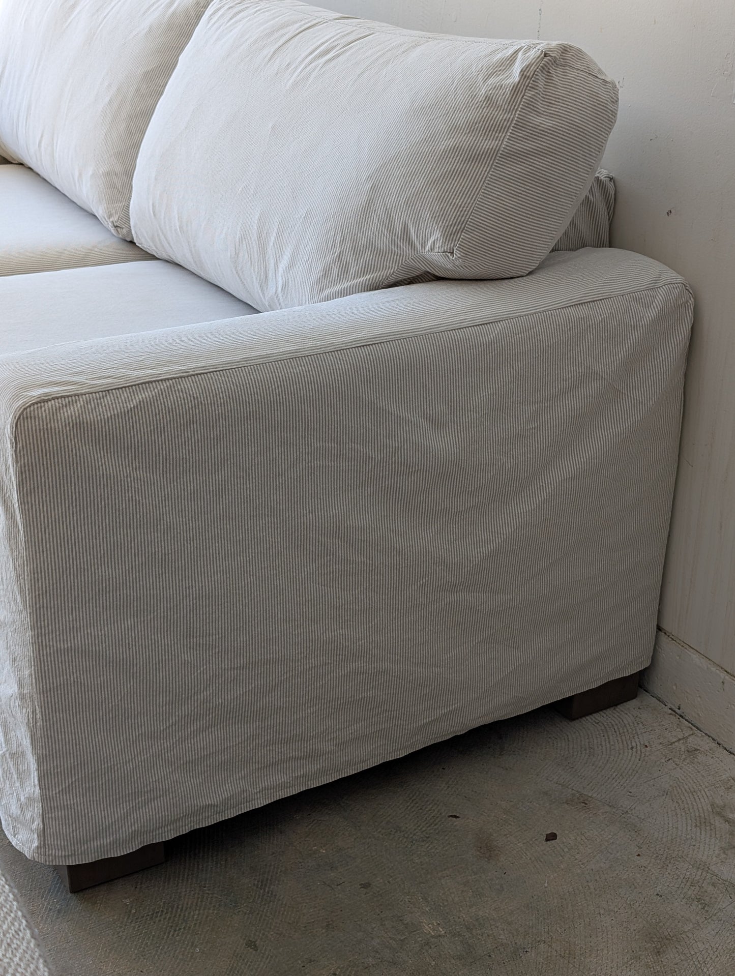 4 Seasons Julian Sofa