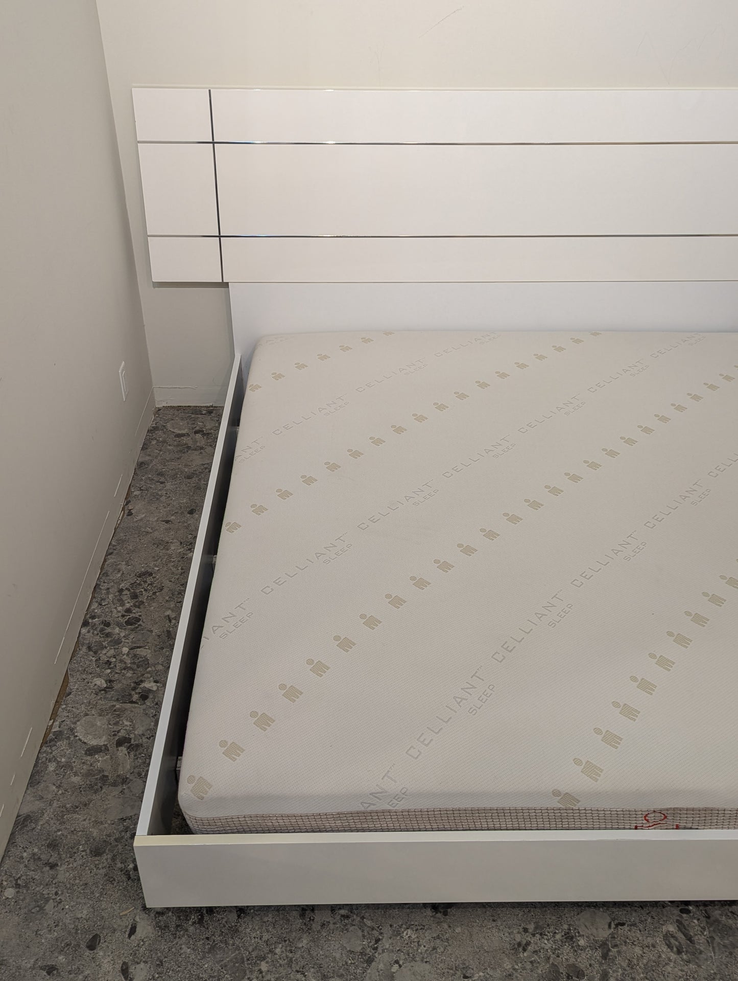 Status Italy Dream King Bed Frame