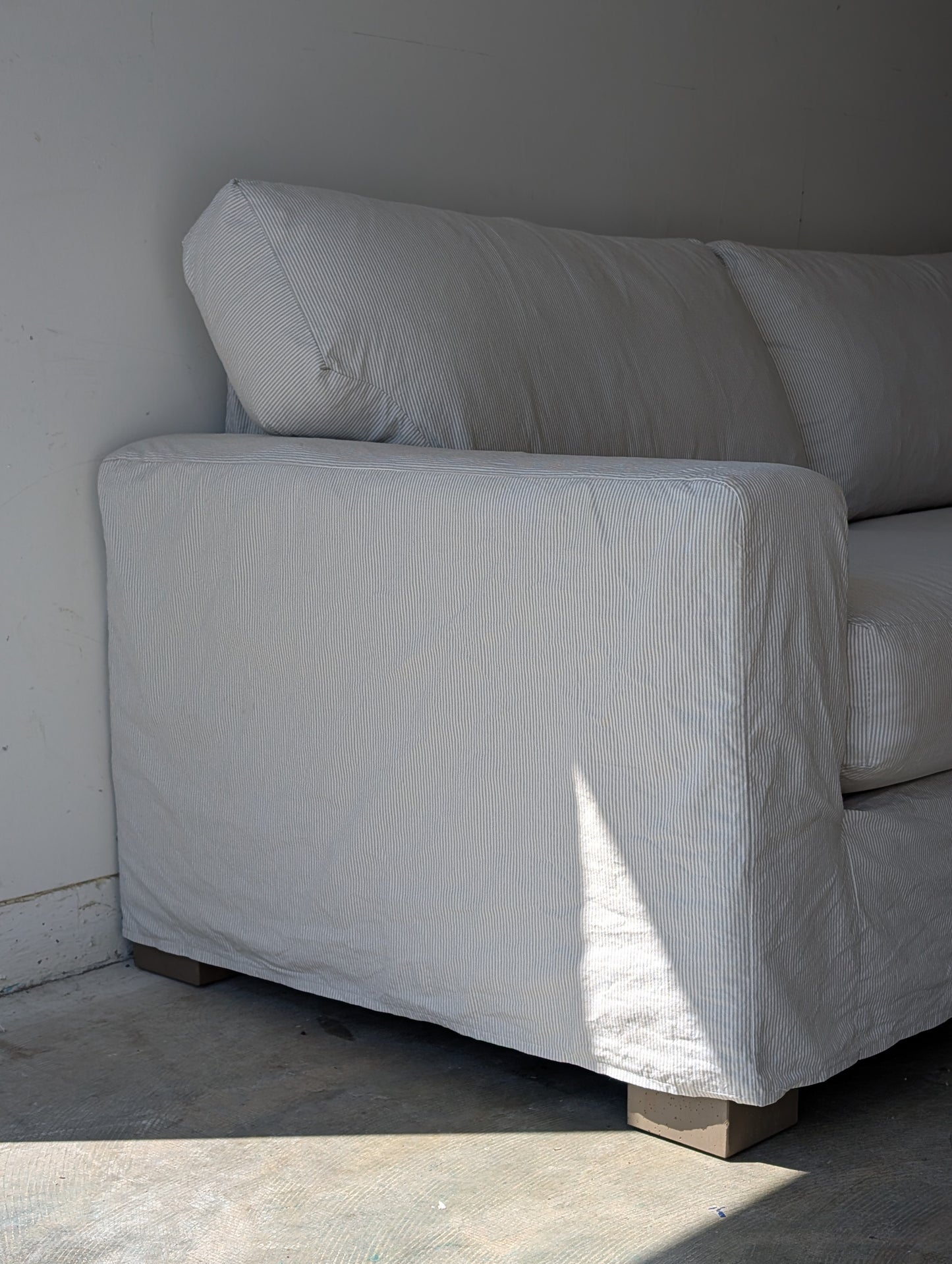 4 Seasons Julian Sofa
