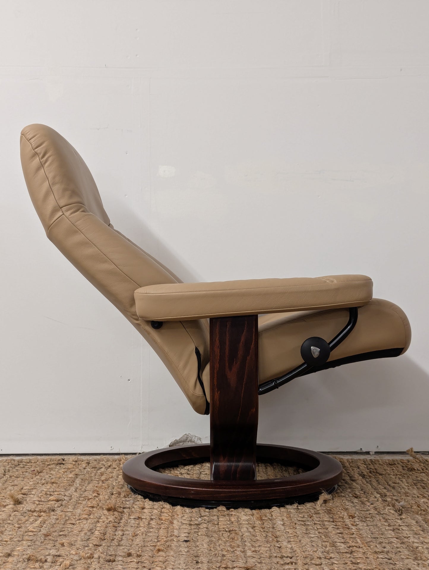 Ekornes Stressless Consul Reclining Chair + Ottoman