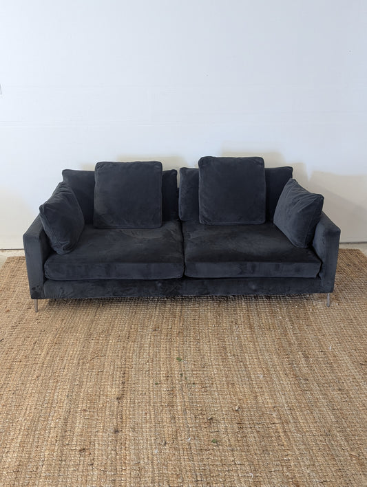 Stylus Invidia Sofa