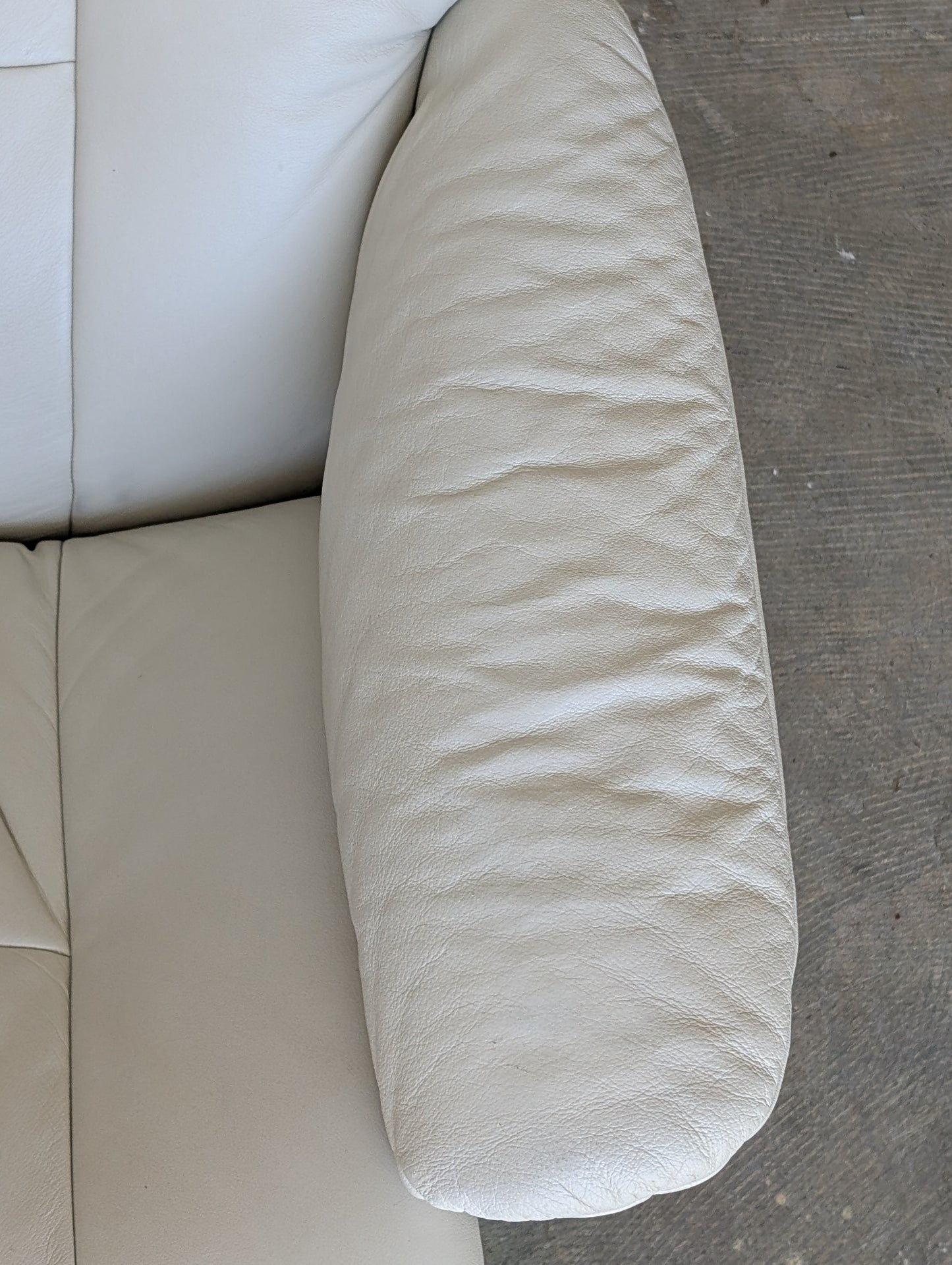 Ekornes Stressless Mayfair Recliner Chair + Ottoman