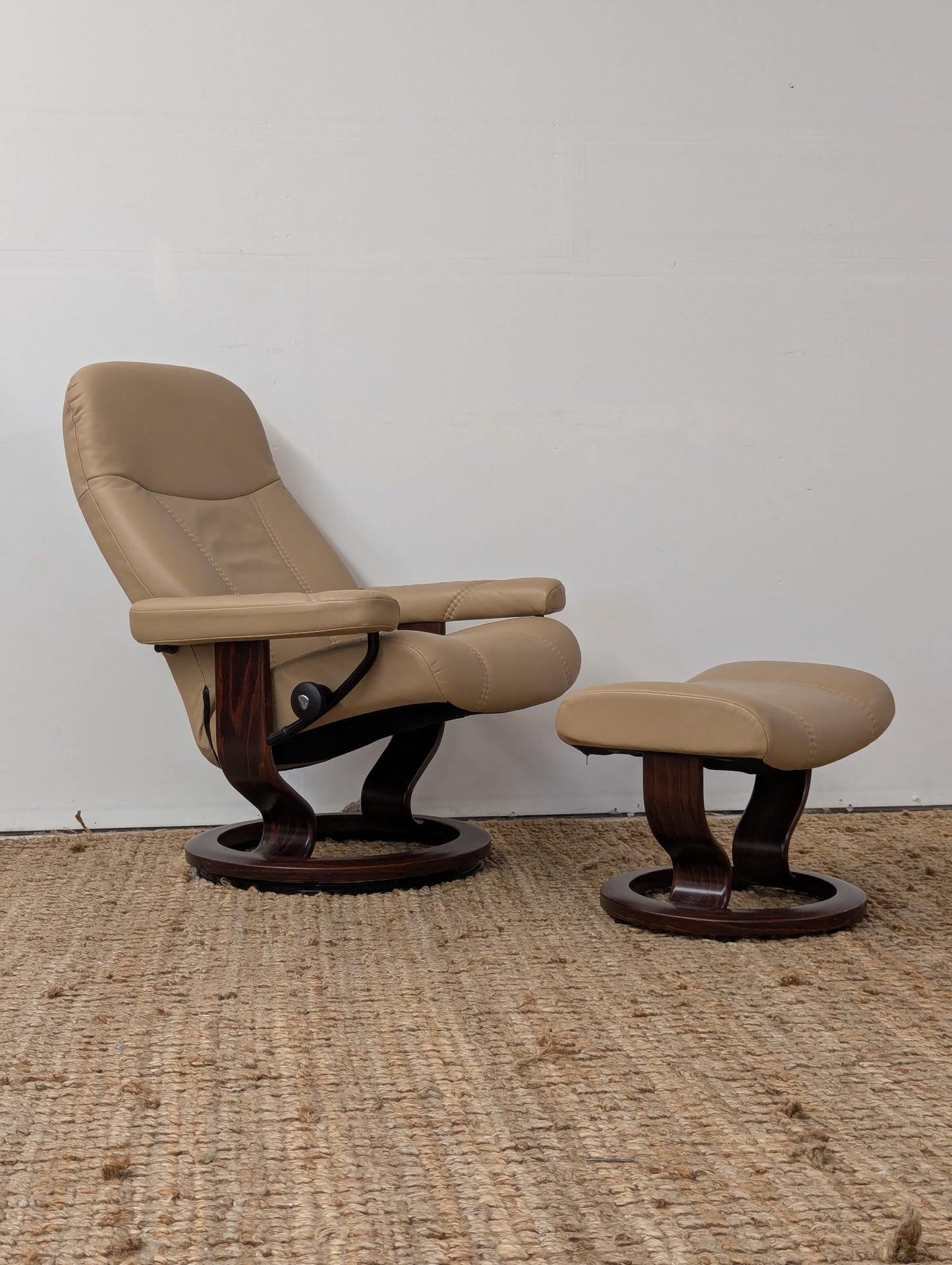Ekornes Stressless Consul Reclining Chair + Ottoman