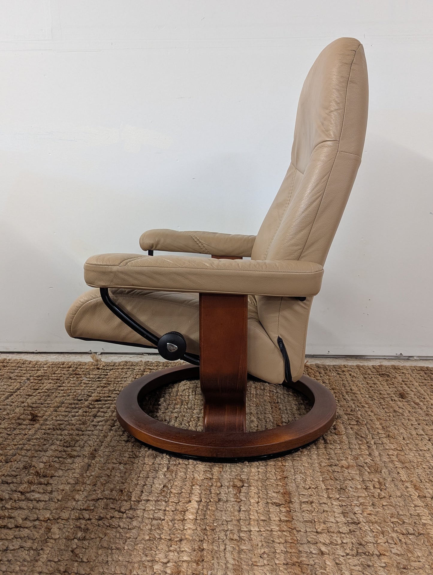 Ekornes Stressless Consul Reclining Chair + Ottoman