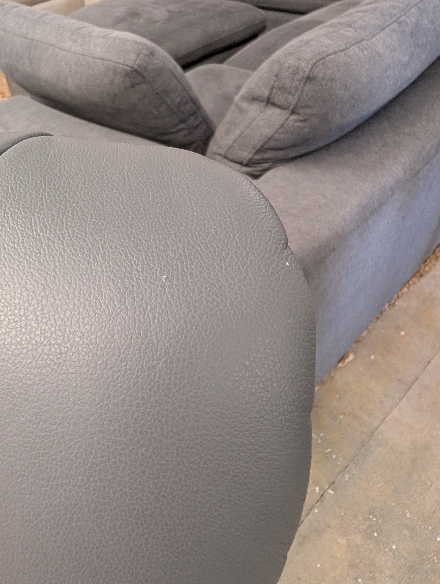 Bergen PowerLux Zero Gravity Recliner