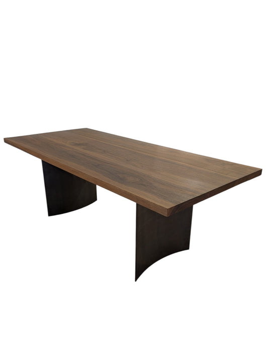 Autonomous Furniture Ban Table