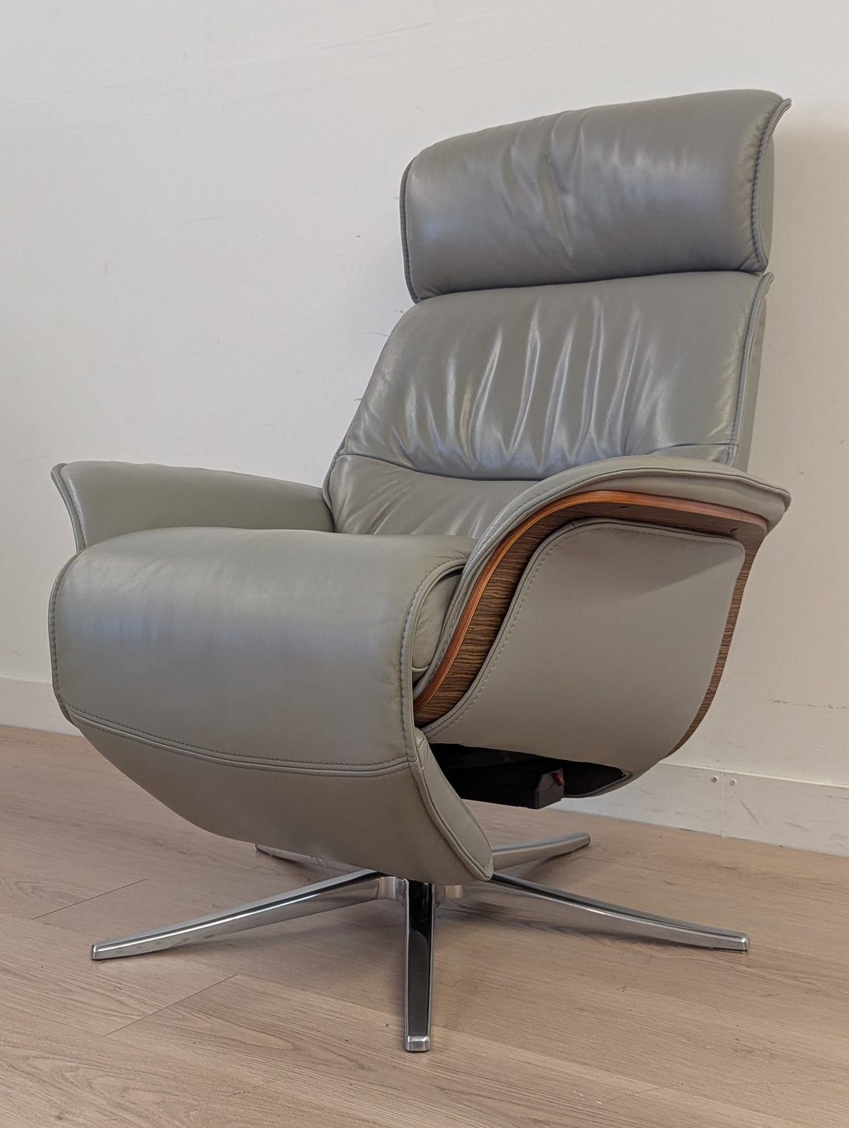 IMG SPI5300 Reclining Armchair