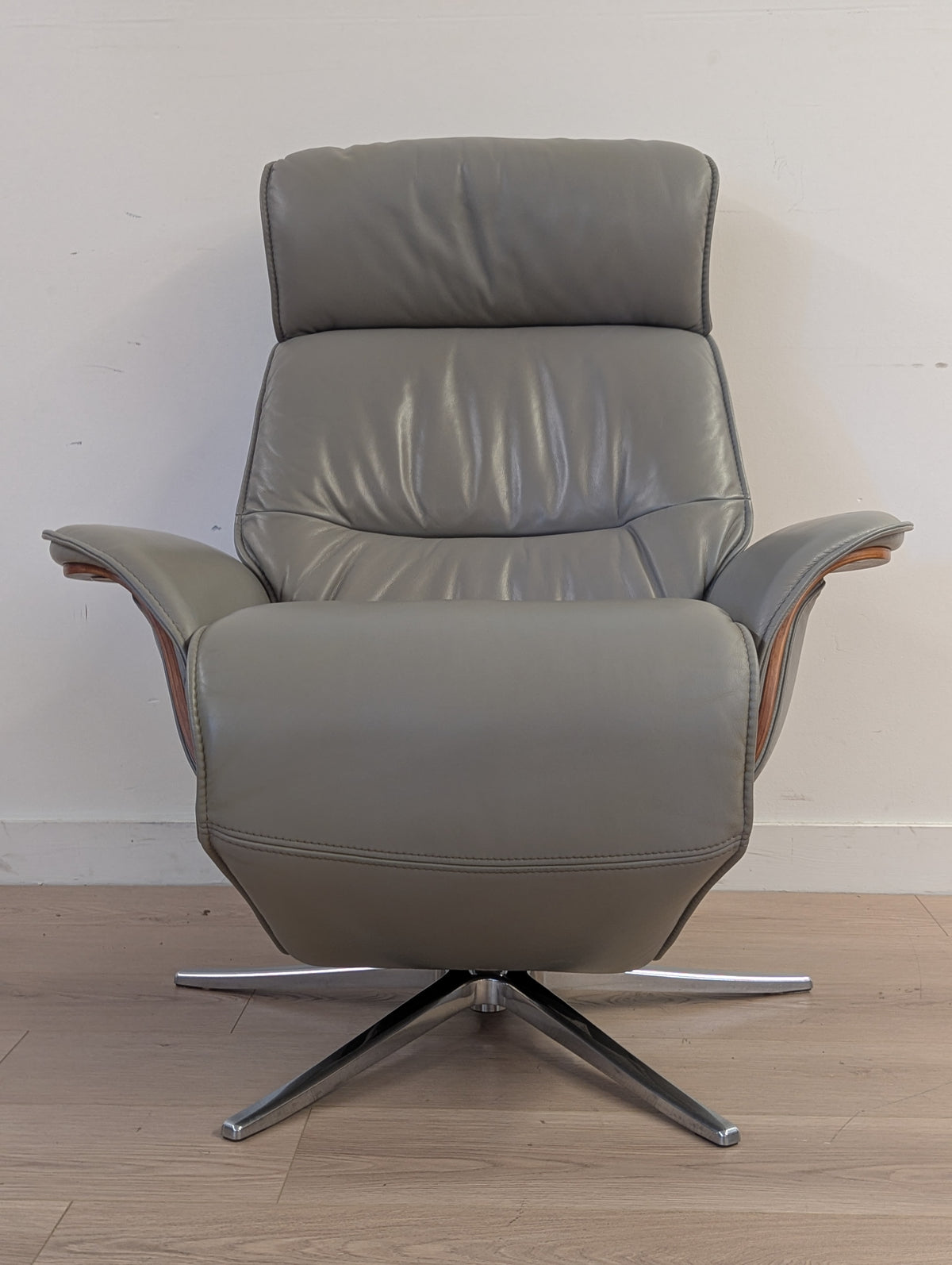 IMG SPI5300 Reclining Armchair
