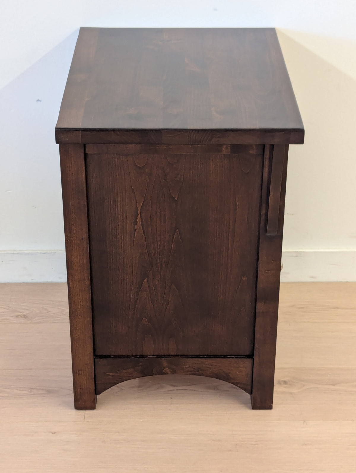 Sahara Home Furniture Solitaire Nightstands (Set of 2)