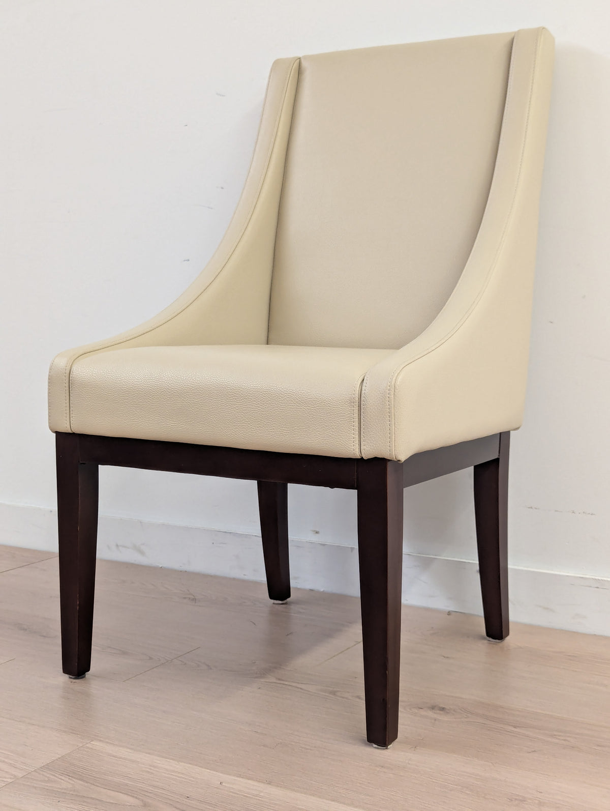 Lakehouse Furniture Kelowna Parsons Dining Chairs W Arms Set Of 2