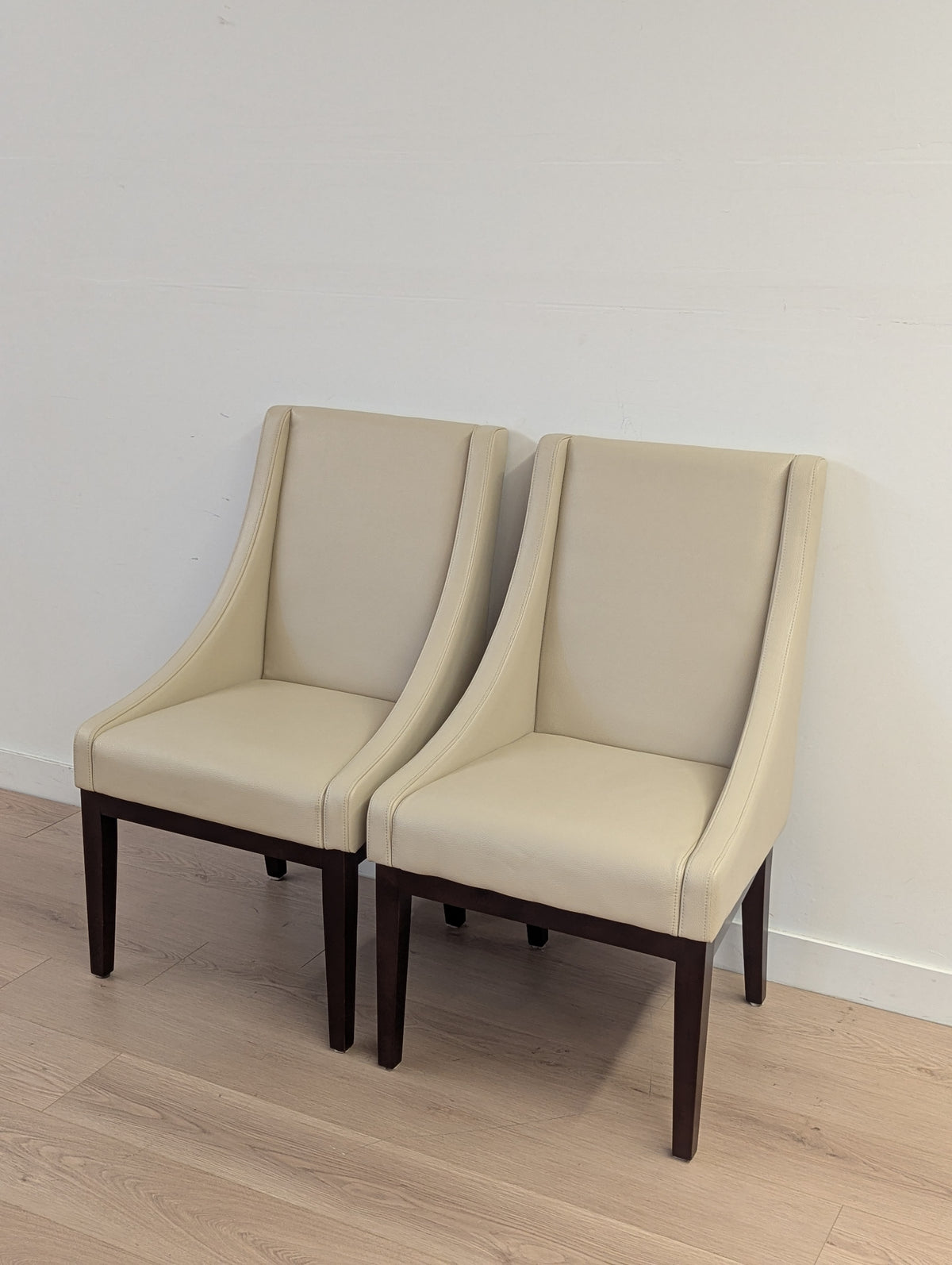 Lakehouse Furniture Kelowna Parsons Dining Chairs W Arms Set Of 2