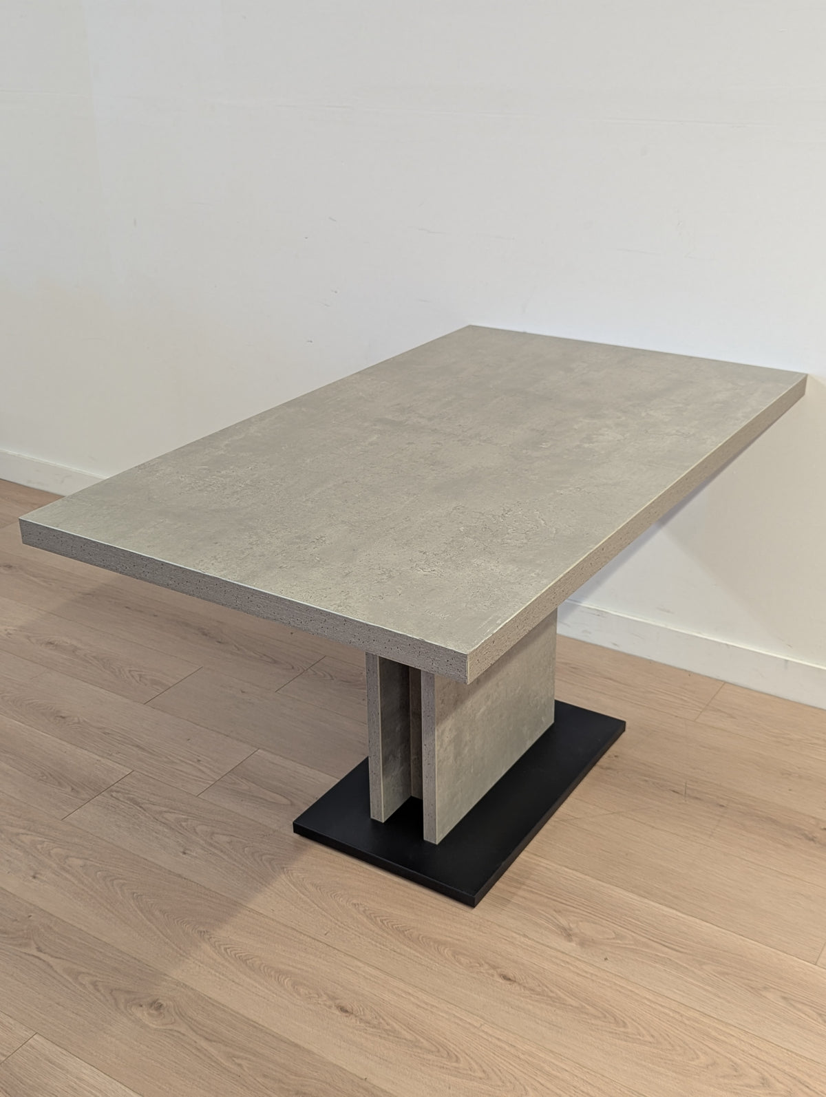 Moe's Hanlon Dining Table