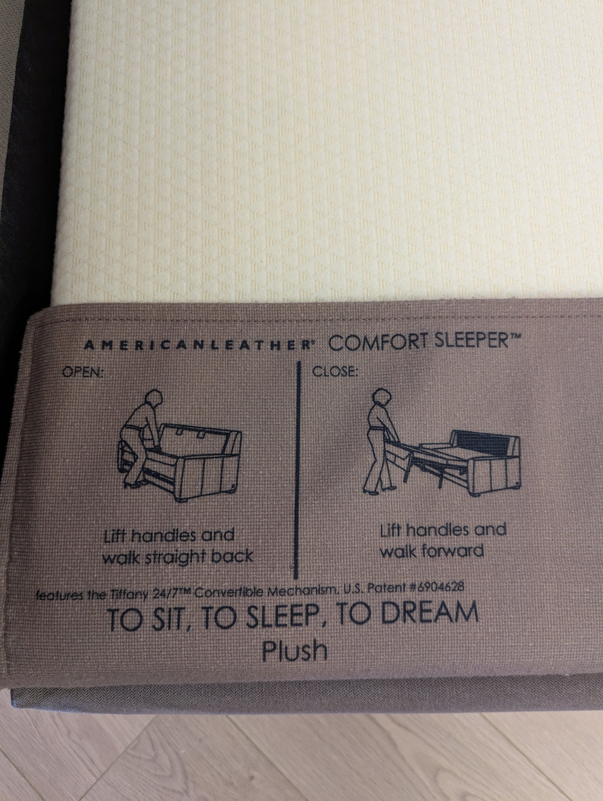 American Leather Patterson Sleeper Sofa (Queen)