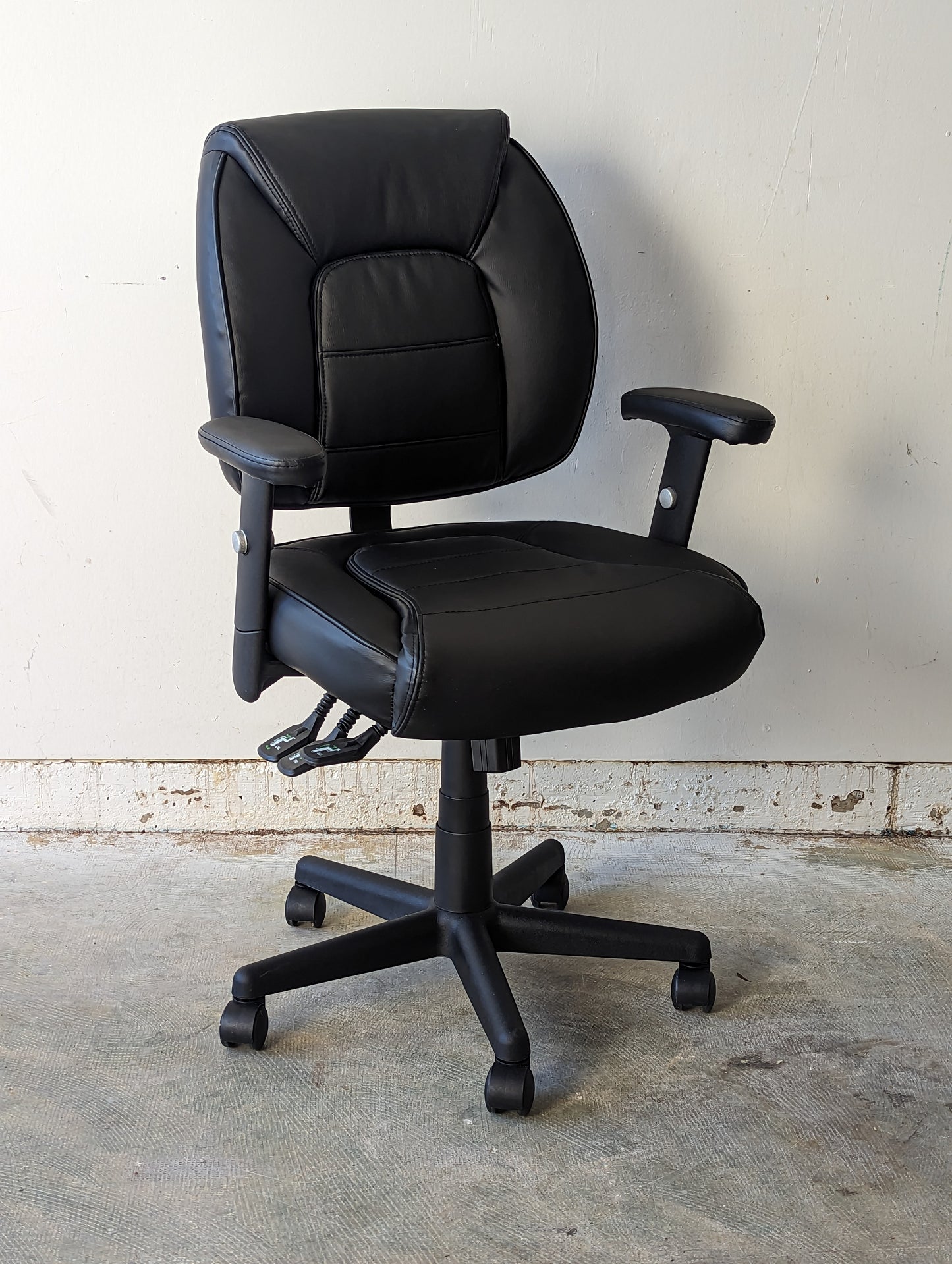 Staples Kendros Chair