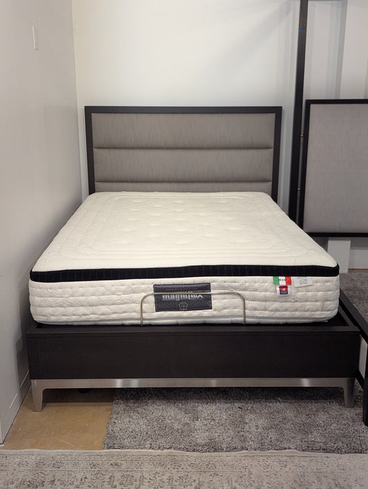 Durham Defined Distinction Bedframe with Headboard
