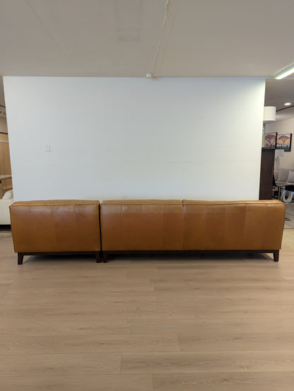 Moe's Marion Sectional