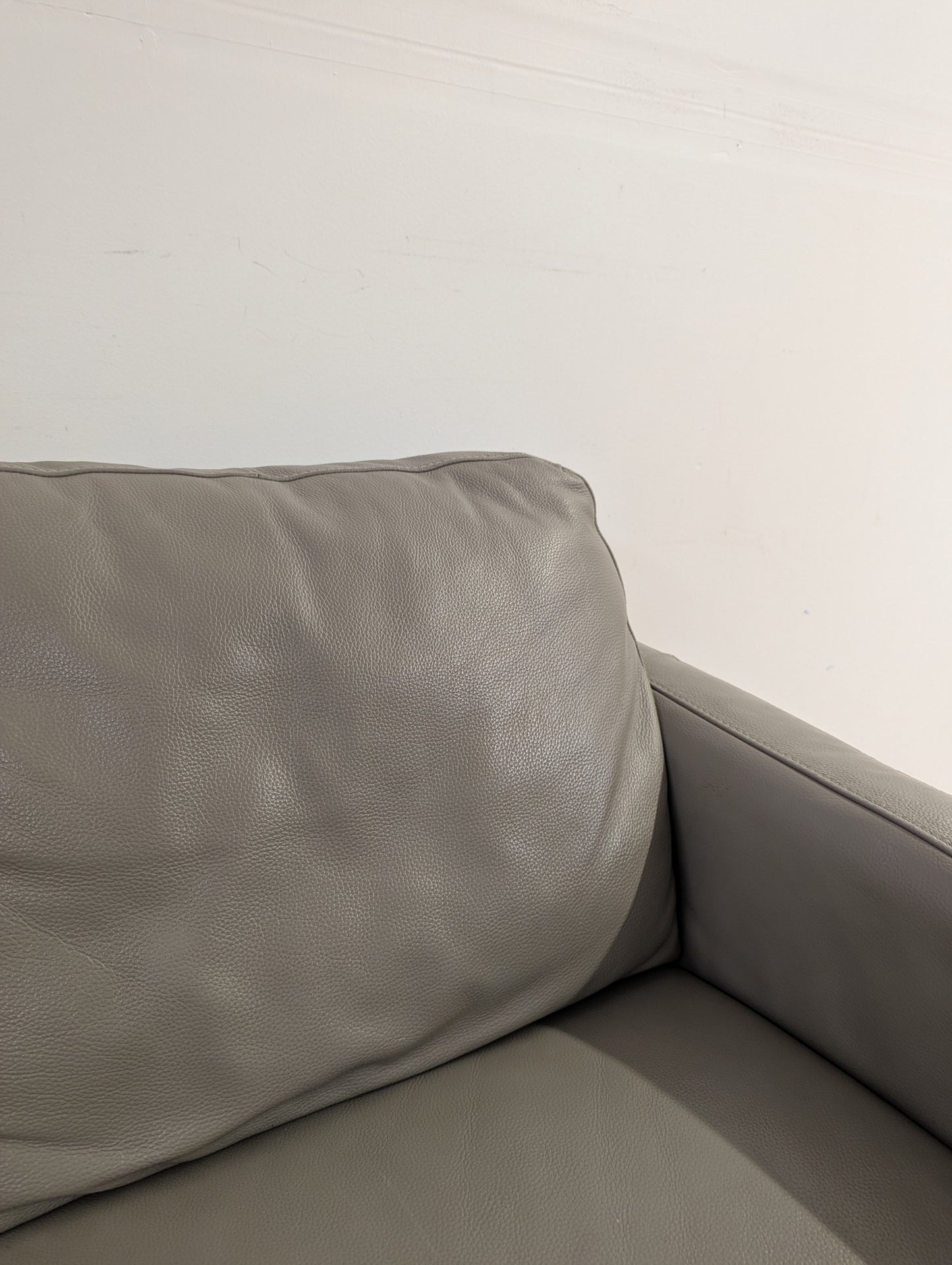 Natuzzi Editions MODB591 Leather Sofa