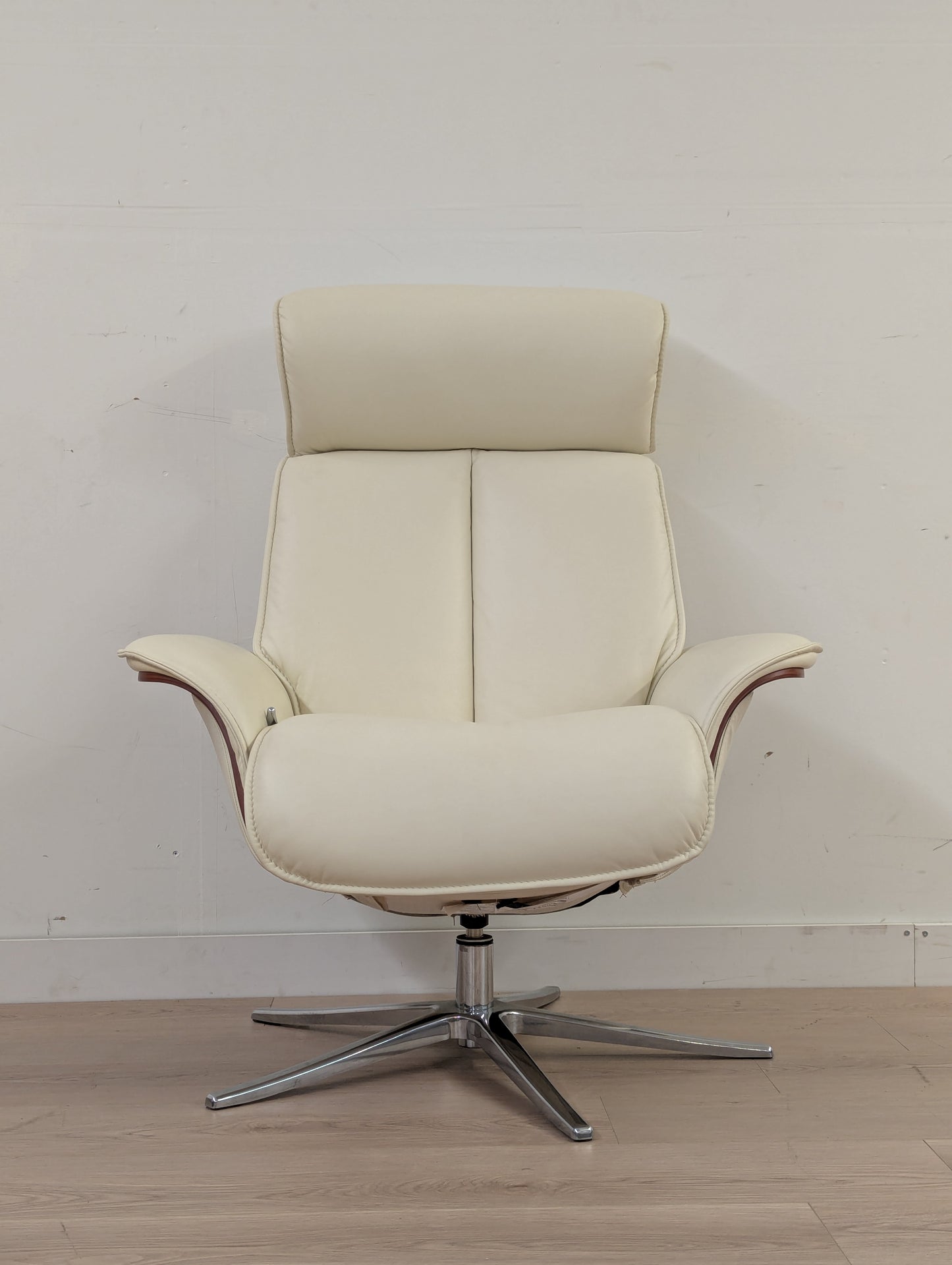 IMG Space 5400S Swivel Leather Recliner + Ottoman