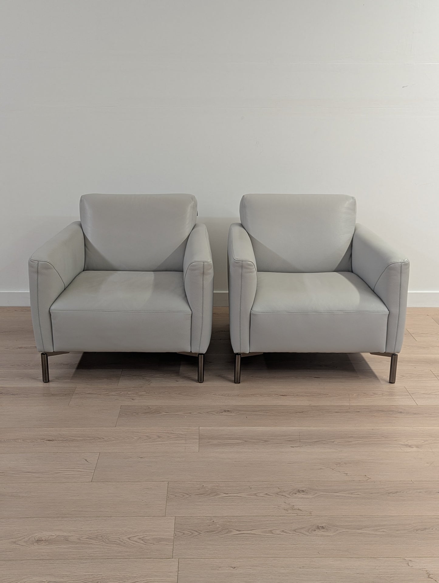 Natuzzi Italia Tratto 2811 (2 available)